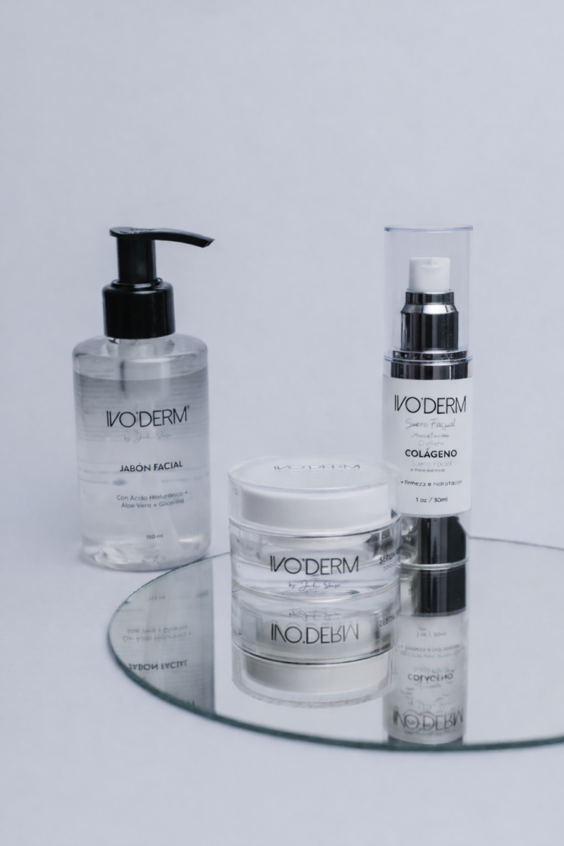 Paquete de Serum de Contorno de Ojos, Serum Facial  y 1 Jabón Facial por width=